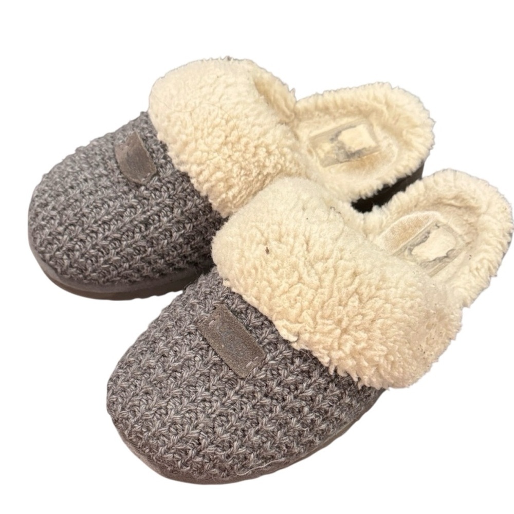 Ugg Cozy Gray and Cream Slippers hard bottom sz 8 1/2 wool shoes sweater